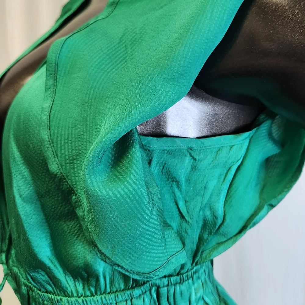 Elegant Green Maxi Dress - Picture 3 of 16